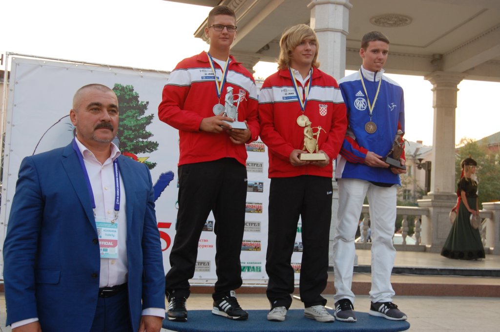 Cadet 1. Martin Oborovecki CRO 855-31x, 2. Luka Strbenac CRO 844-31x, 3. Gaeten Bagnard FRA 824-16x Podiums Cadets Coupe Baikal Arbalète field 2015
Ulan-Ude 2015 – Baikal Cup Field Results