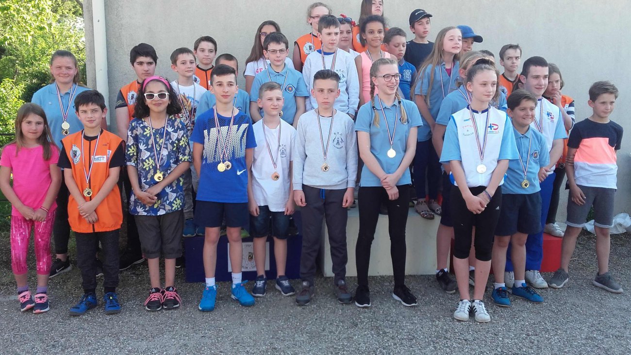20180421 stc71 tir sportif les benjamins creusotins ont fait main basse sur les medailles au criterium de chalon sur saone 01