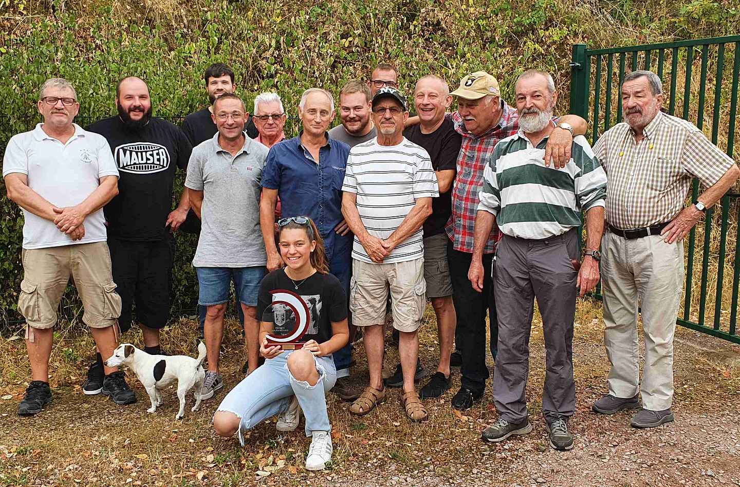 Remise d'un trophée pour Lolita Nectoux en récompense de sa saison,