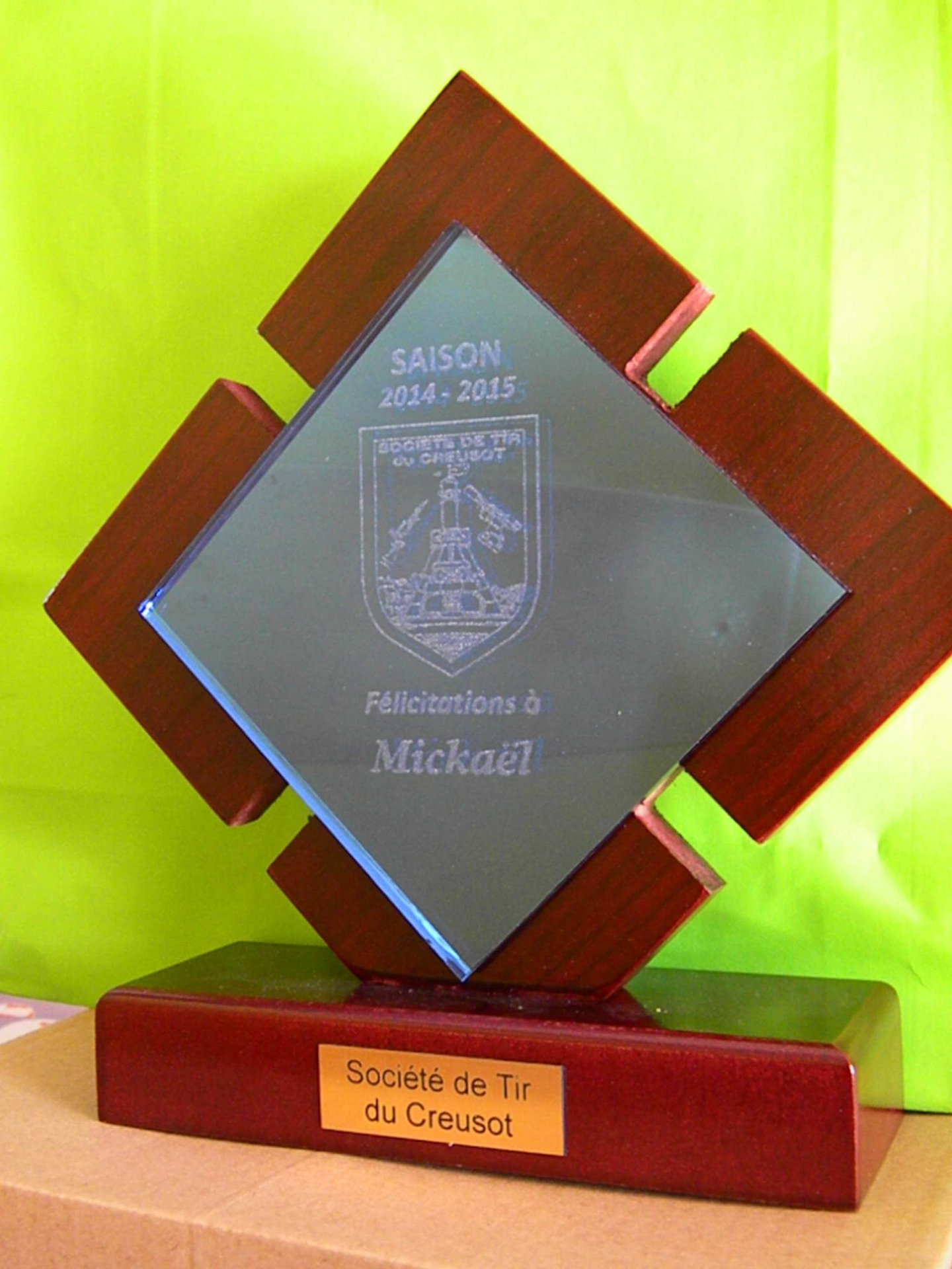 Etrophées offert à chaque élève de l'école de tir AG 2015 STC71 Société de Tir du Creusot